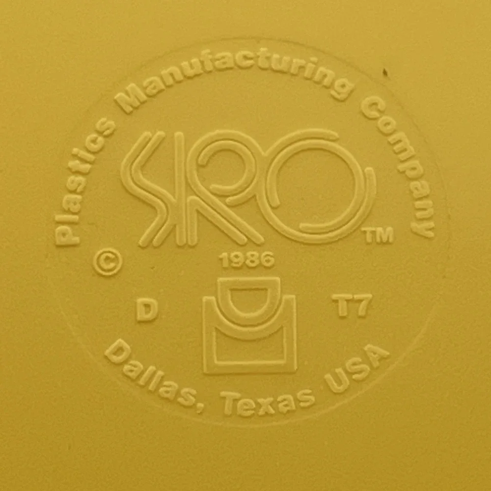 Vintage SRO Yellow Melamine Plates Set of 2 Dallas Texas 1986 Round